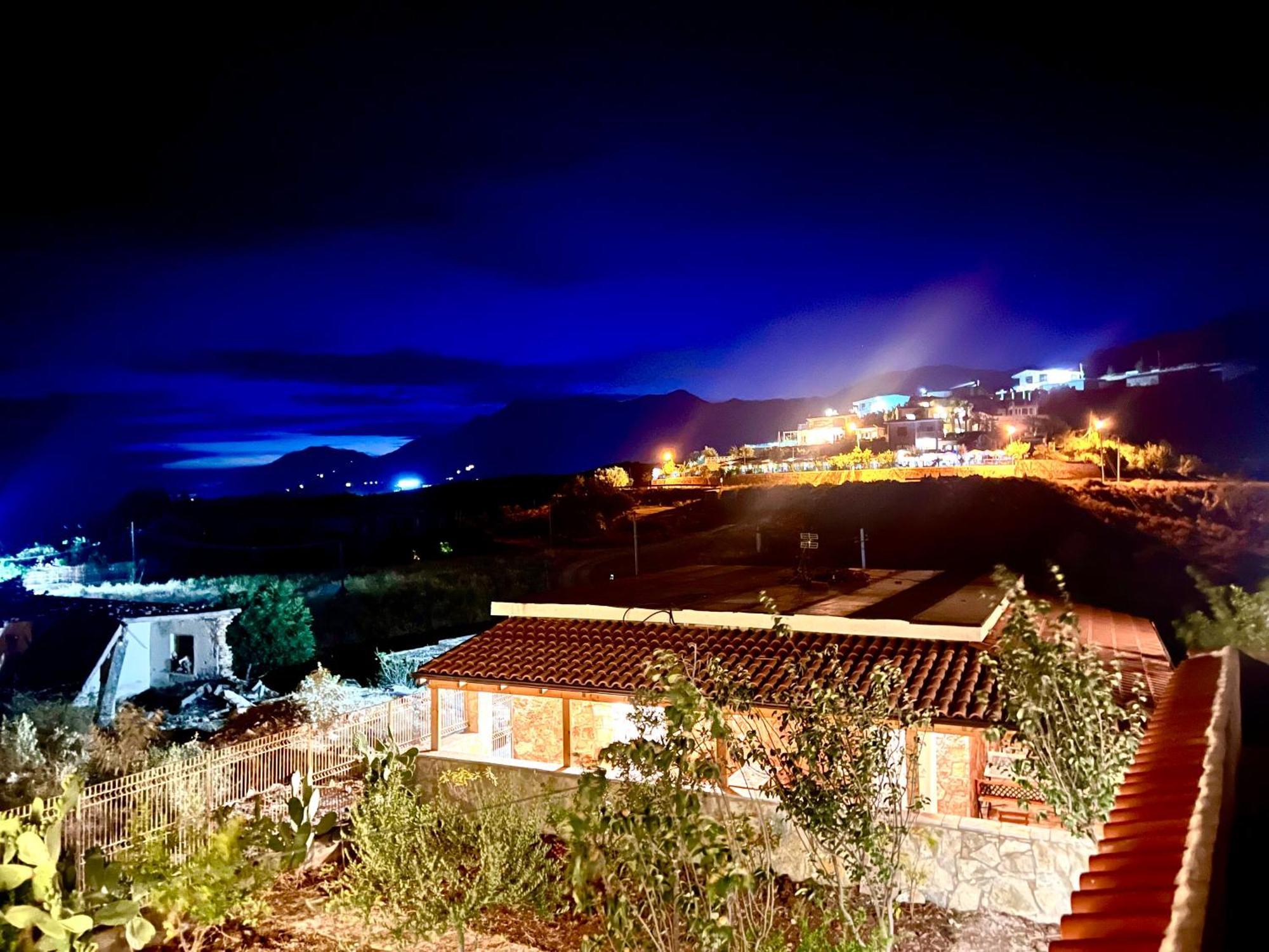 Jardin Miraculeux Hotel Himare Exterior photo