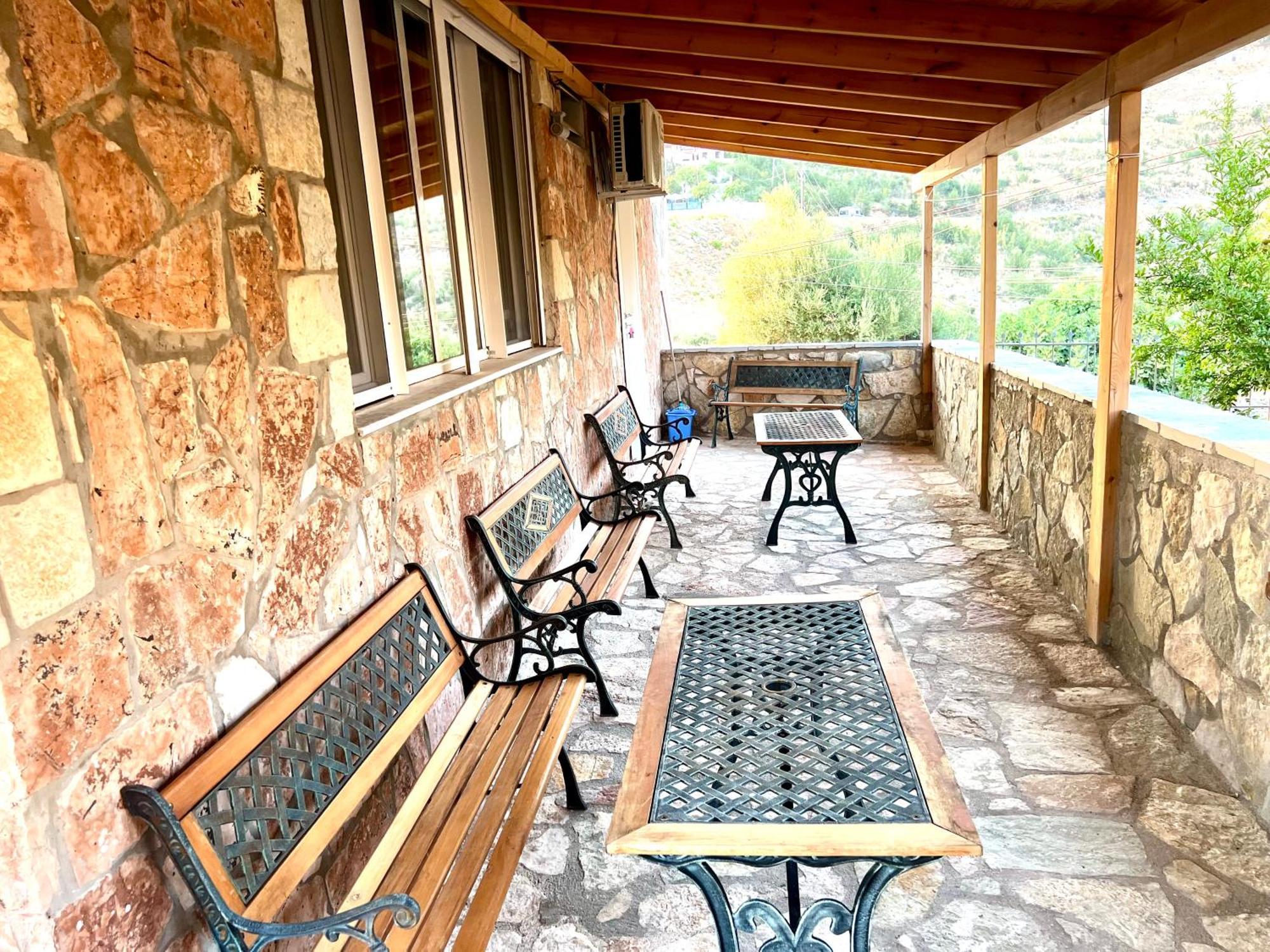 Jardin Miraculeux Hotel Himare Exterior photo