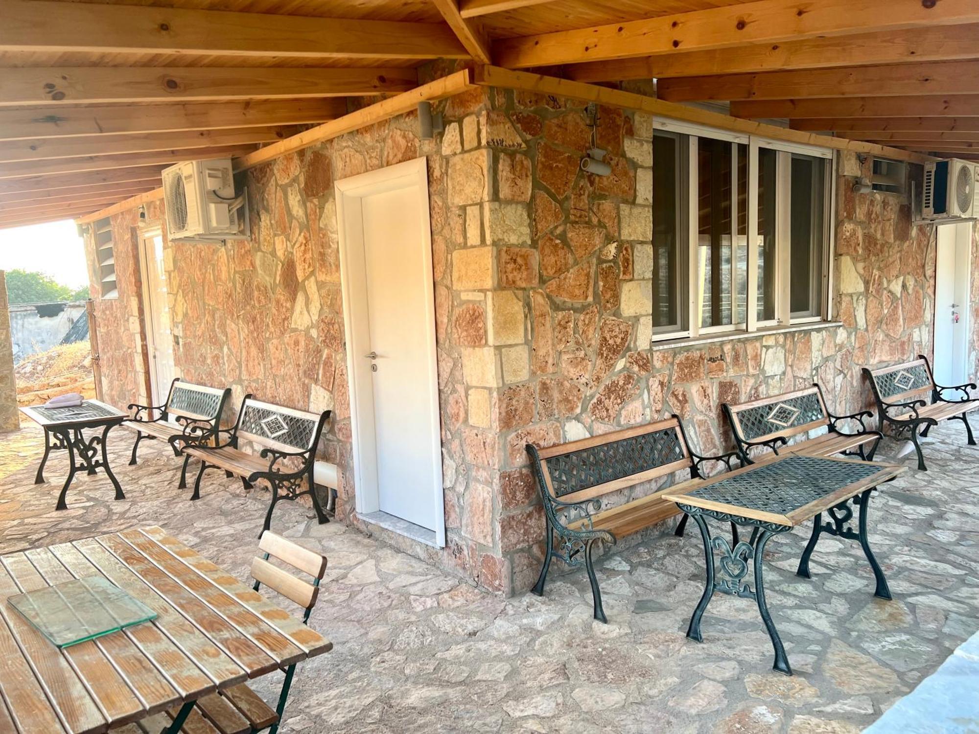 Jardin Miraculeux Hotel Himare Exterior photo