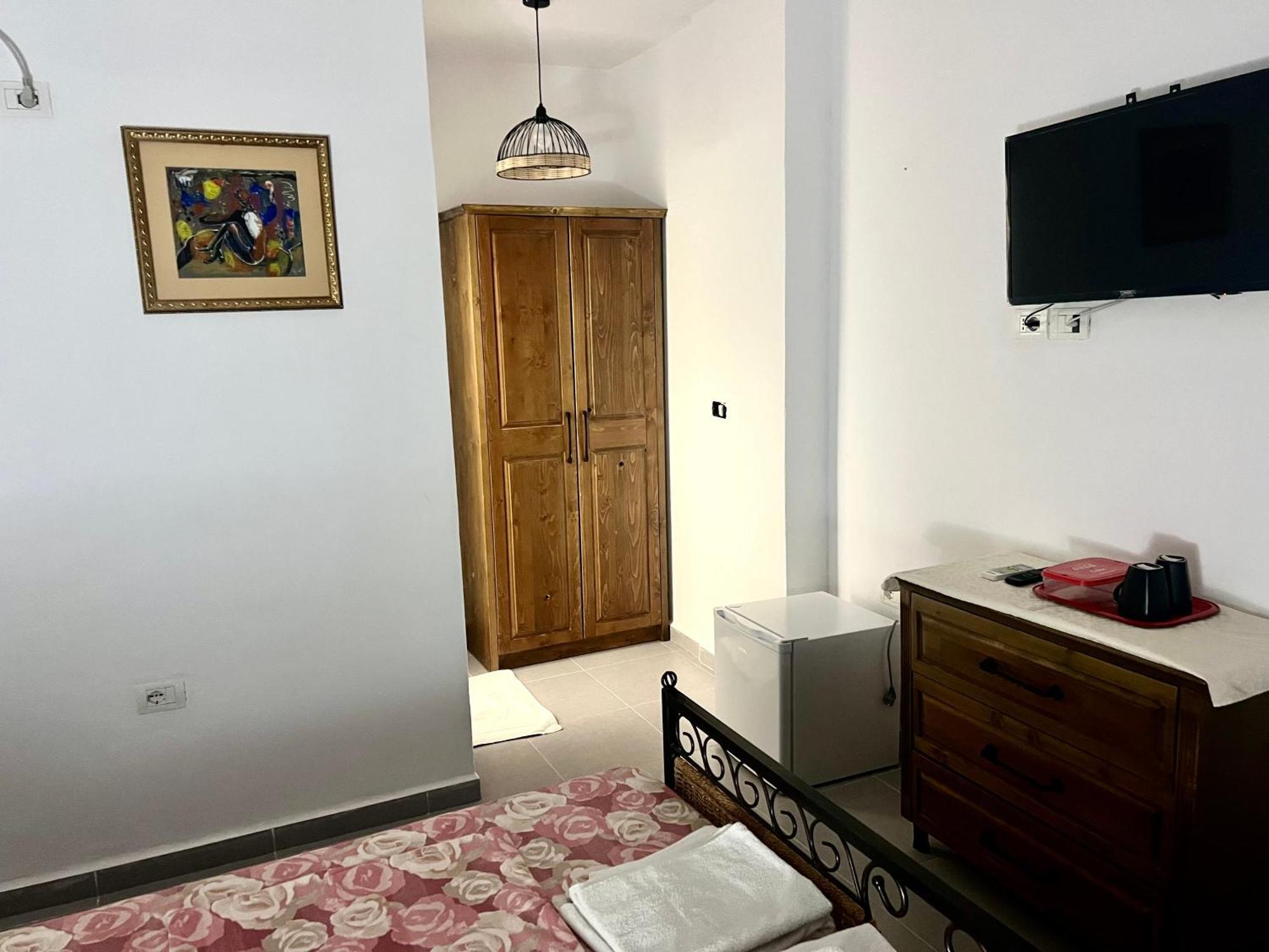 Jardin Miraculeux Hotel Himare Exterior photo