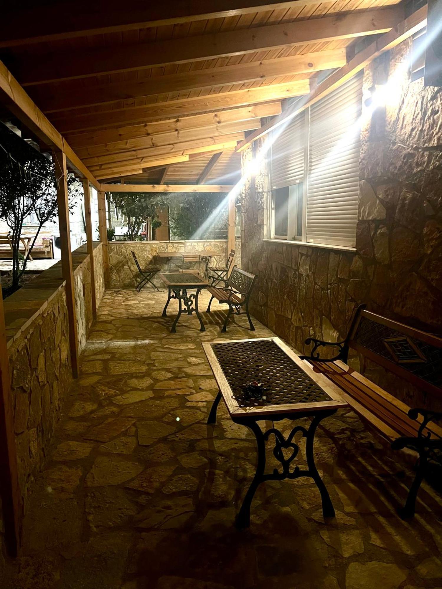 Jardin Miraculeux Hotel Himare Exterior photo